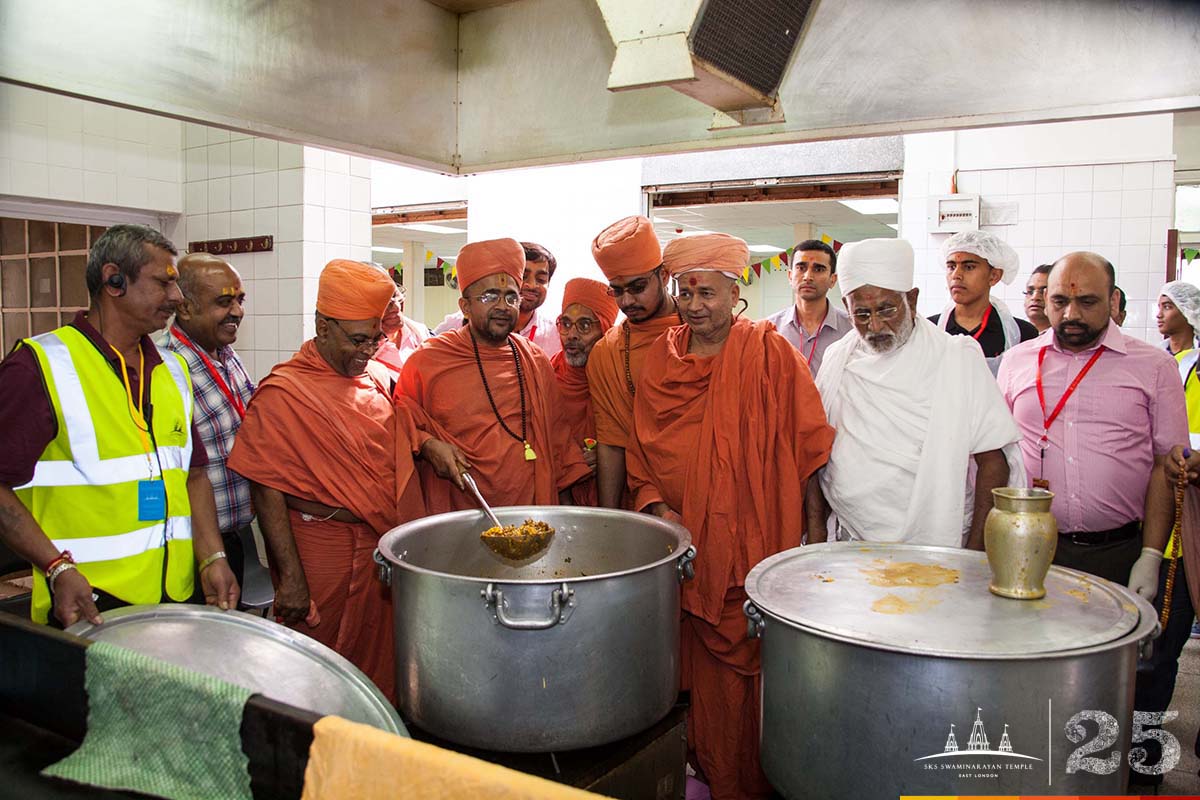 ©1987-2017 SKS Swaminarayan Temple East London